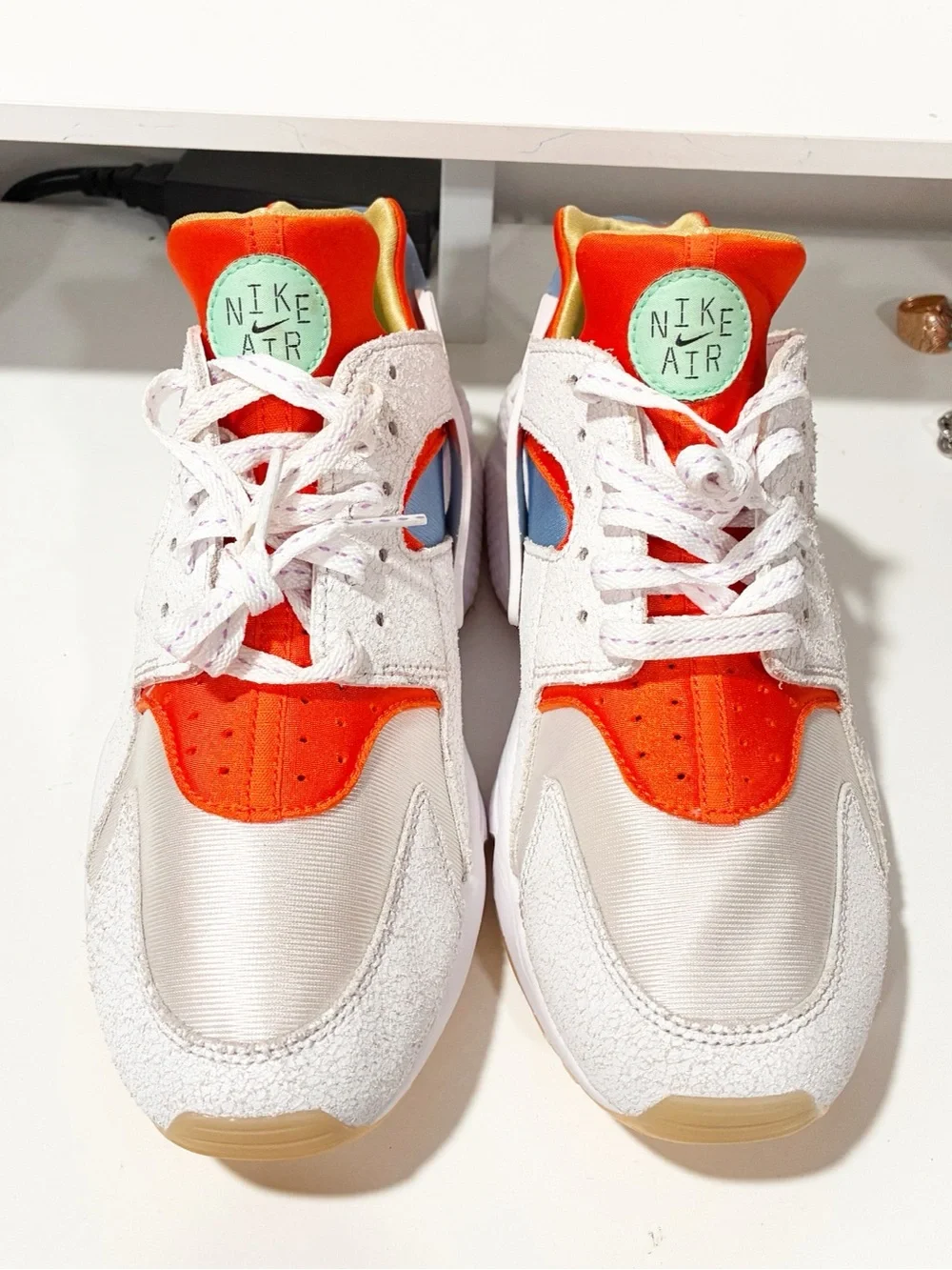 Nike Air Huarache Run White Safety Orange University Blue Lilac Mens Size 9.5